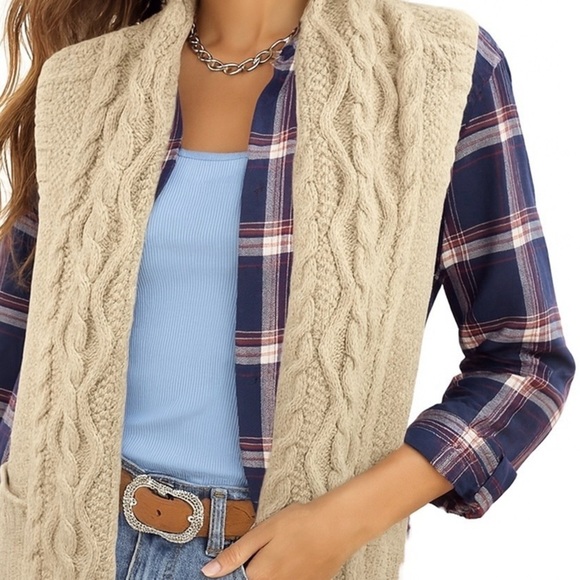 Eddie Bauer Sweaters - Eddie Bauer Cable Knit Vest Hand Knit Look Wool Oatmeal Heritage Cottage Coastal